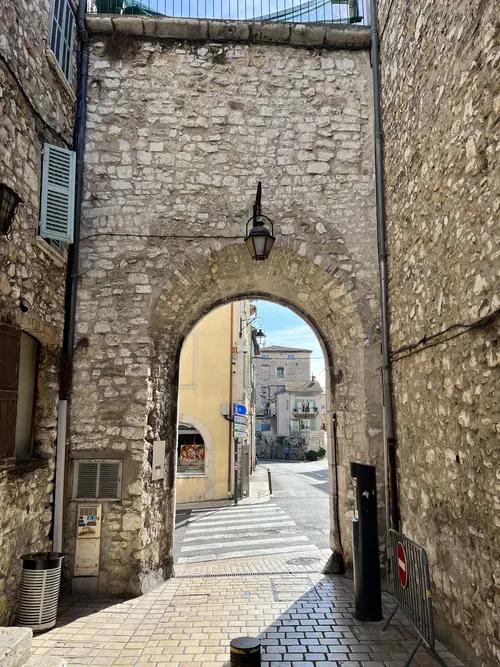 Vence, entrance gates